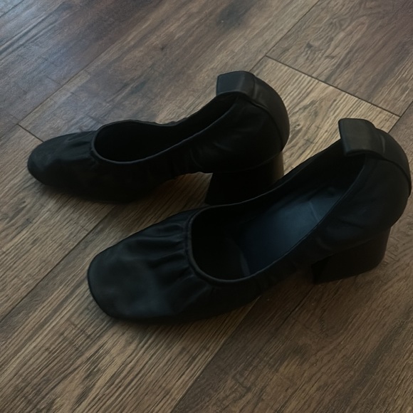 Celine Black Leather Ballerina Pumps.. condition good - Picture 4 of 7